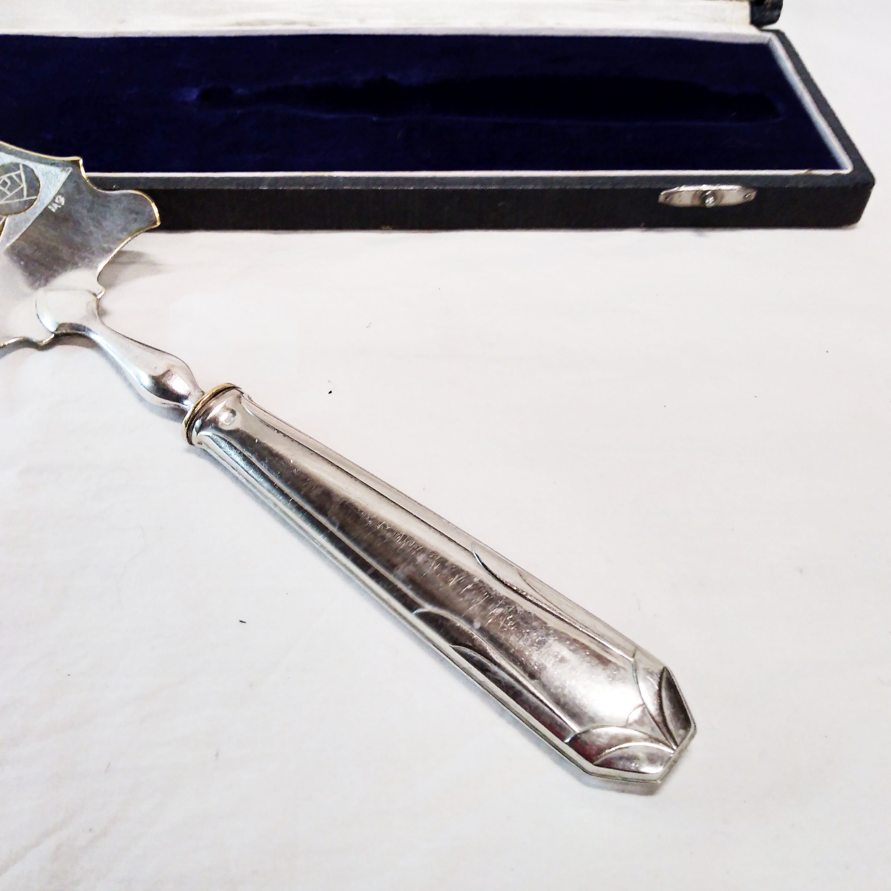 1930 silver metal pie shovel