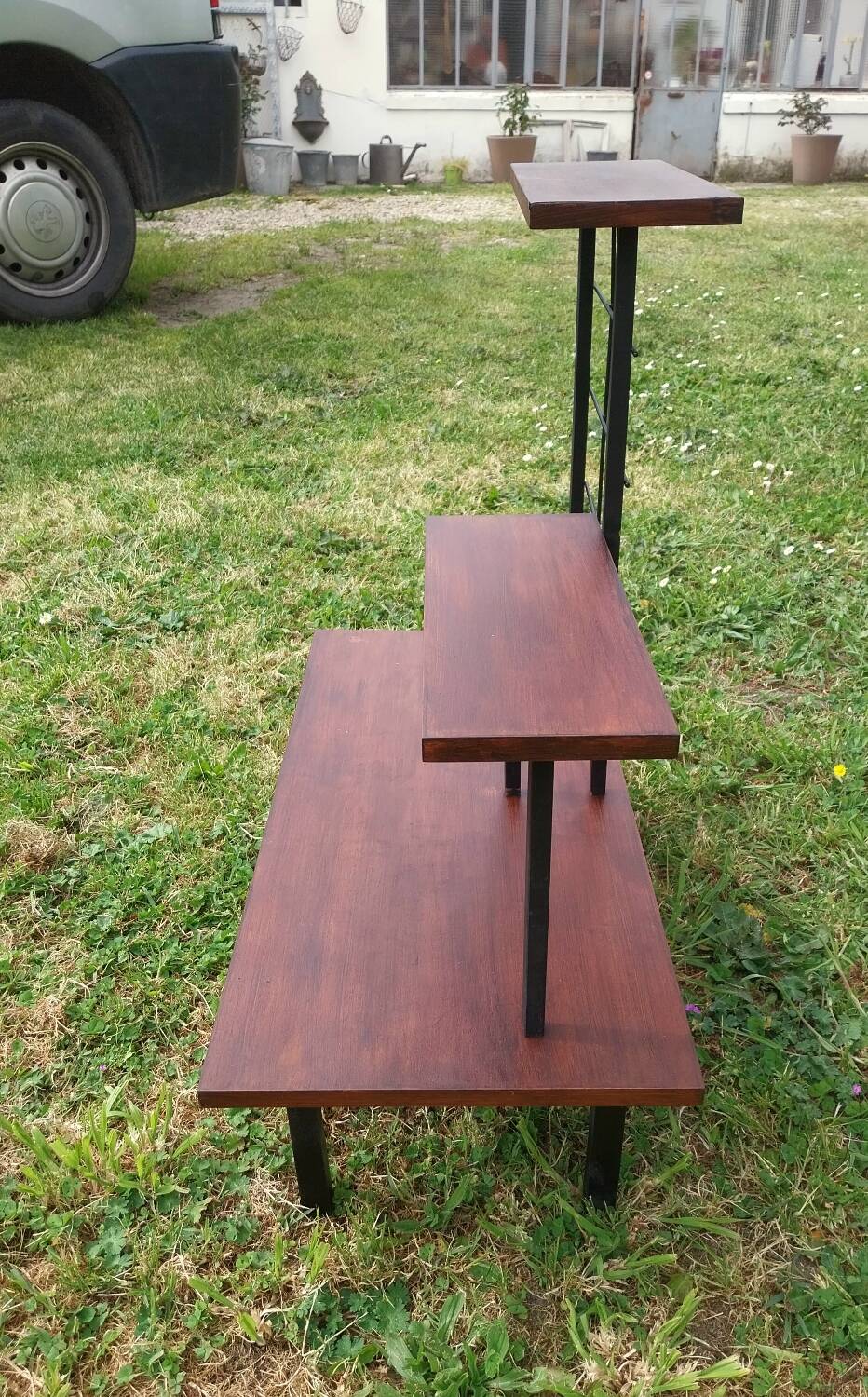 Étagère sur pieds
