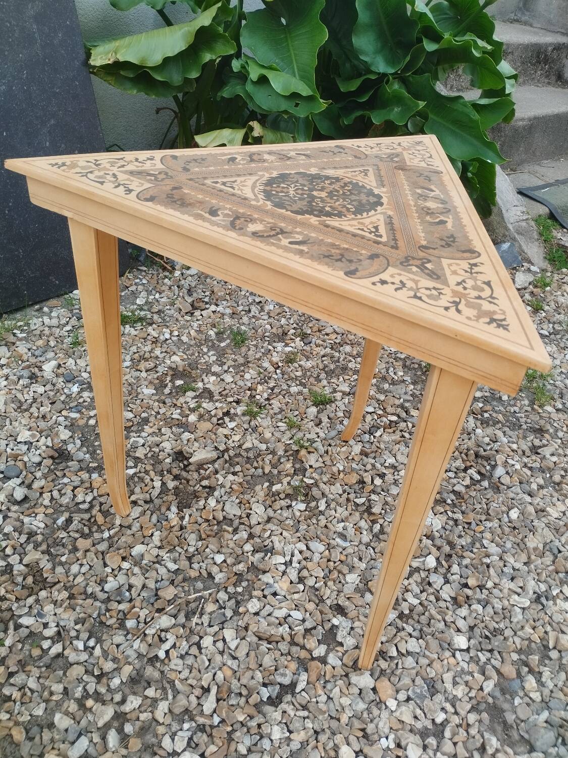 Beautiful pair of antique marquetry bedside tables.
