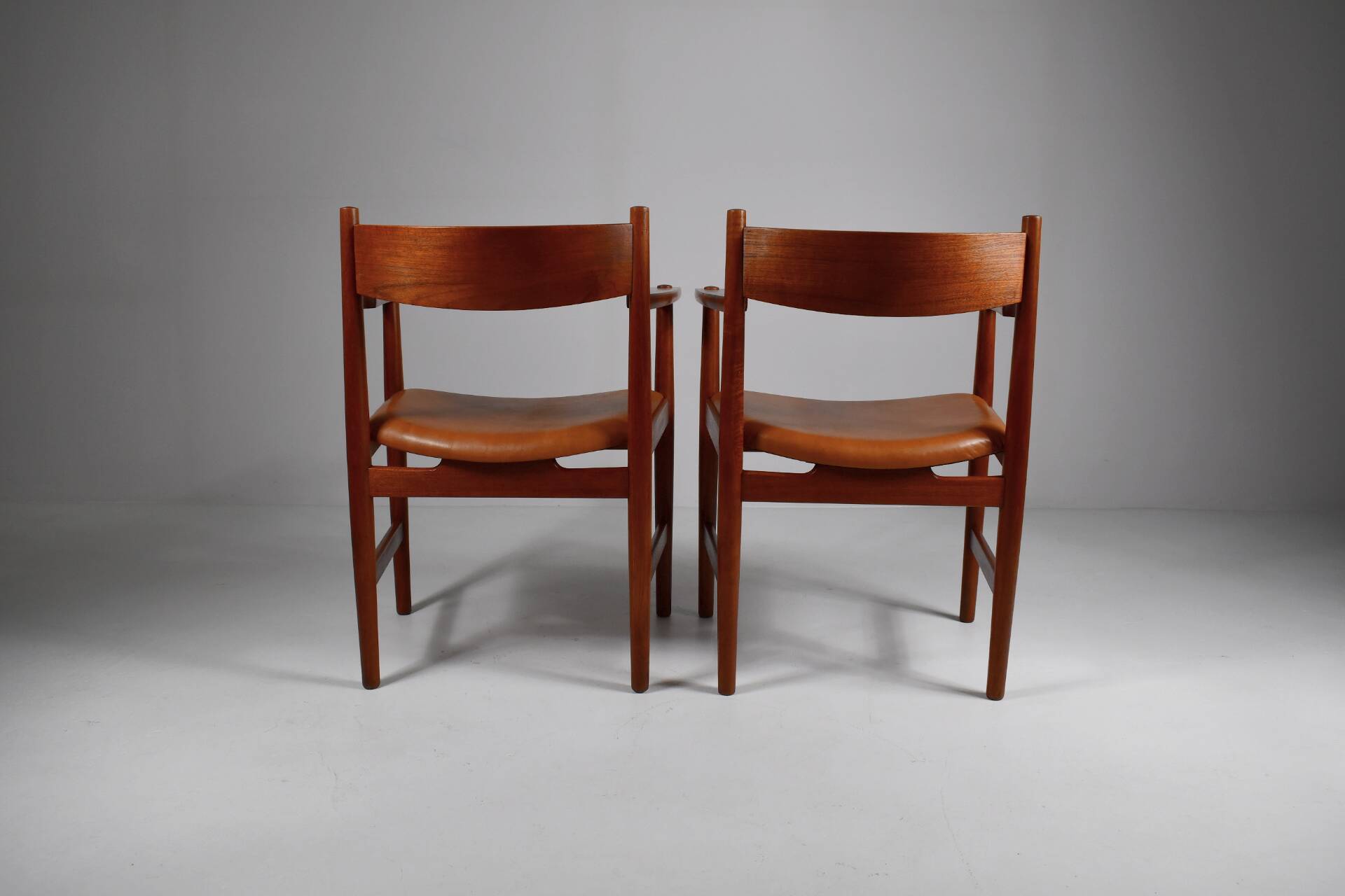 Hans Wegner CH-39 with armrests by Carl Hansen. 1962