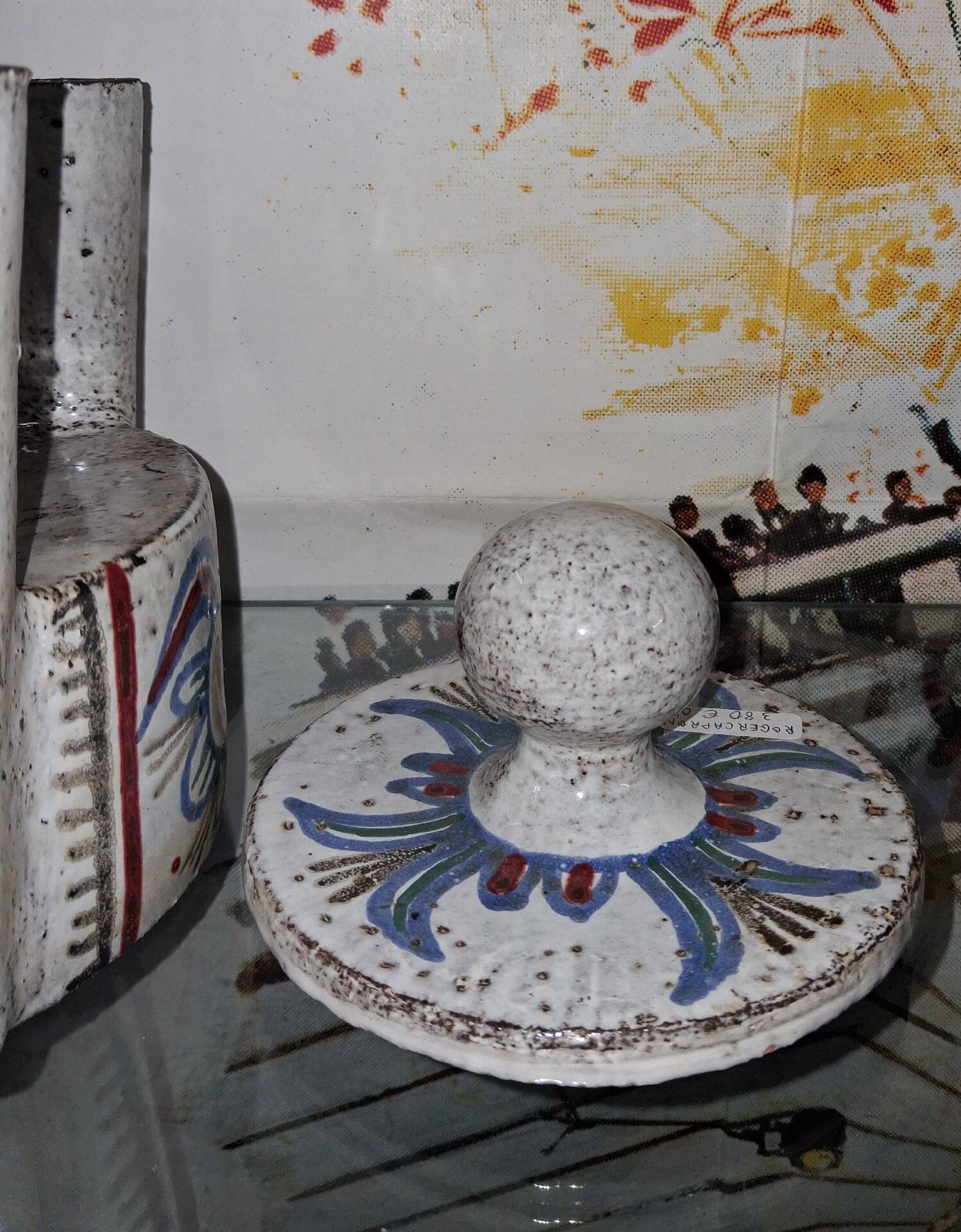 Covered tripod box in ceramic – Atelier Le Mûrier in Vallauris