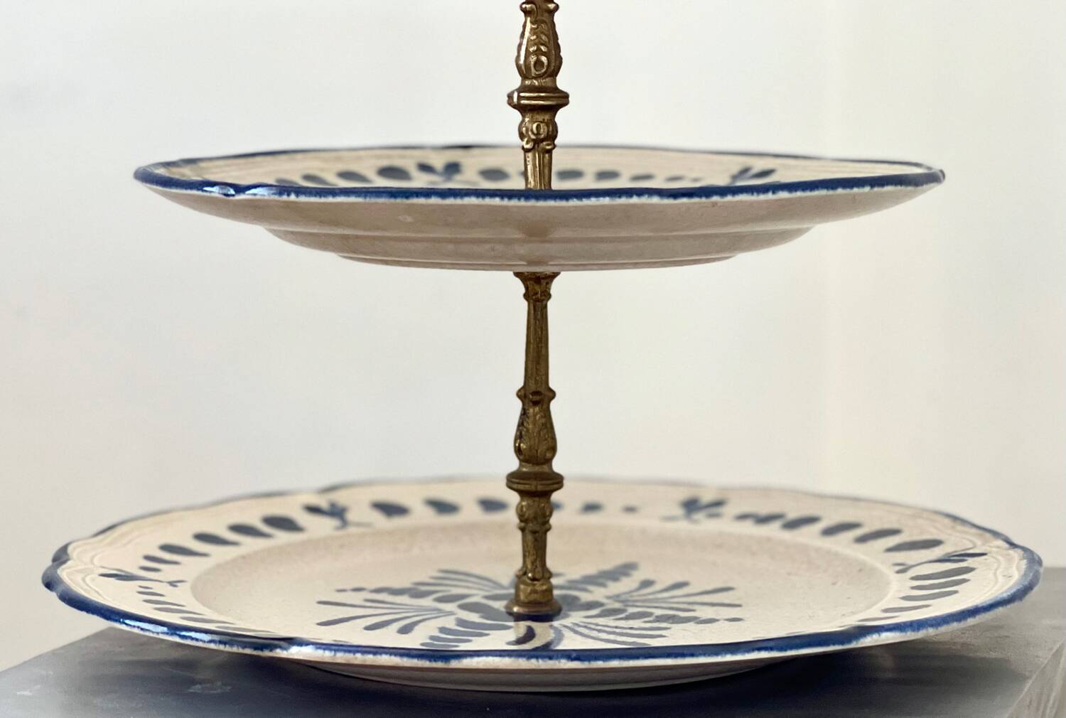 Pornic earthenware display stand.