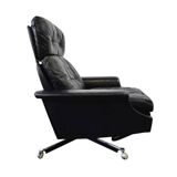 Vintage black leather armchair / lounge chair / relax seat