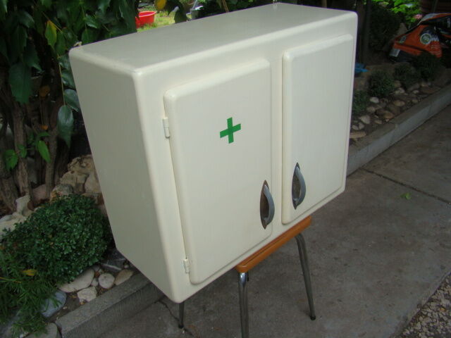 Vintage medicine cabinet 60