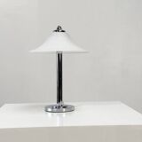 Lampe de table en verre opalin allemand