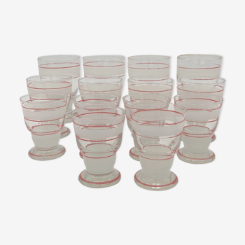 Service of 14 vintage glasses, 3 different sizes, white and red decorations - 1950s