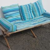 Bed with futon and cushions picot