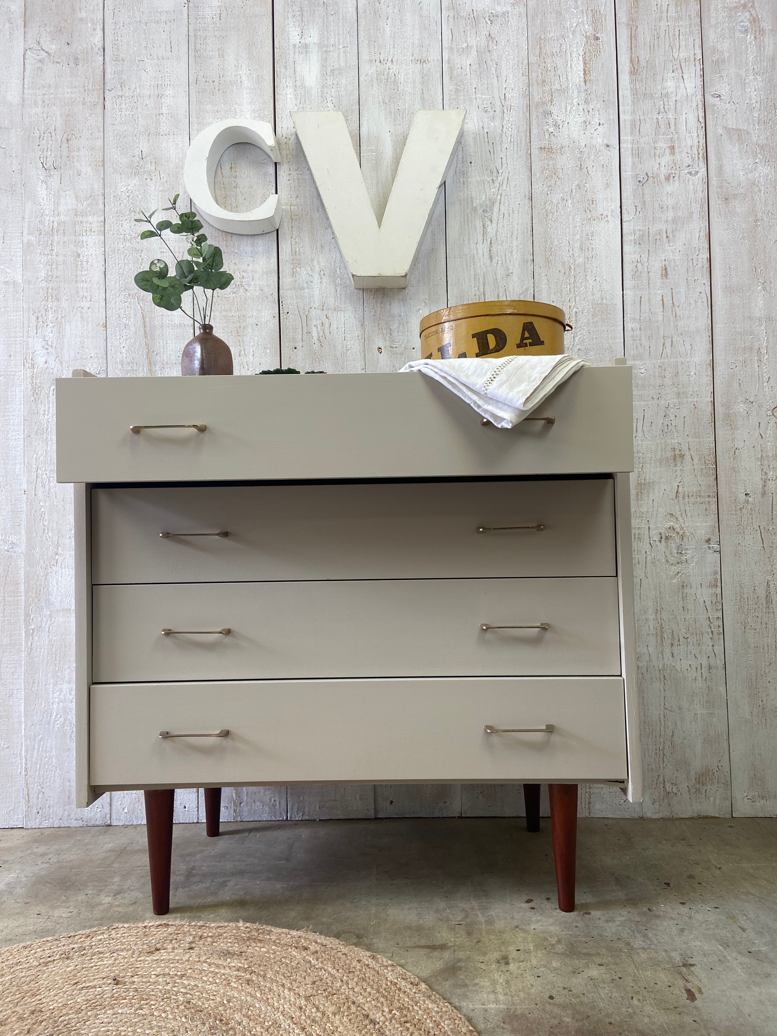 Vintage chest of drawers