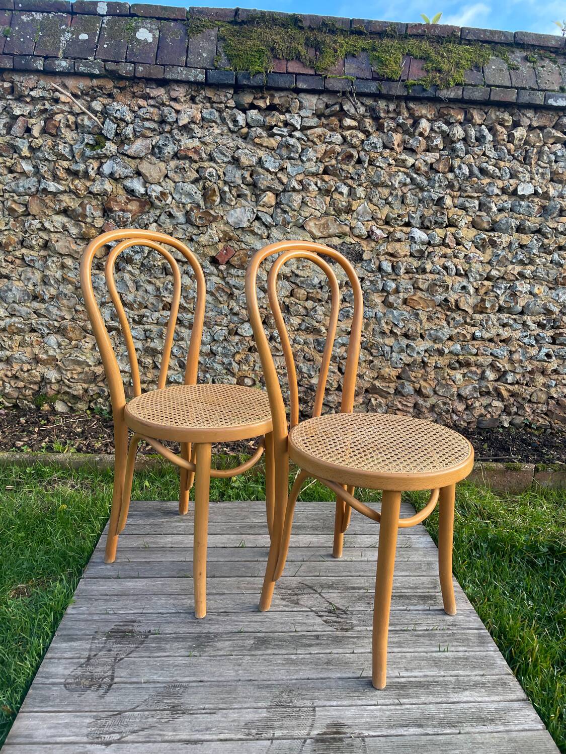 Paire de chaises bistrot bois clair