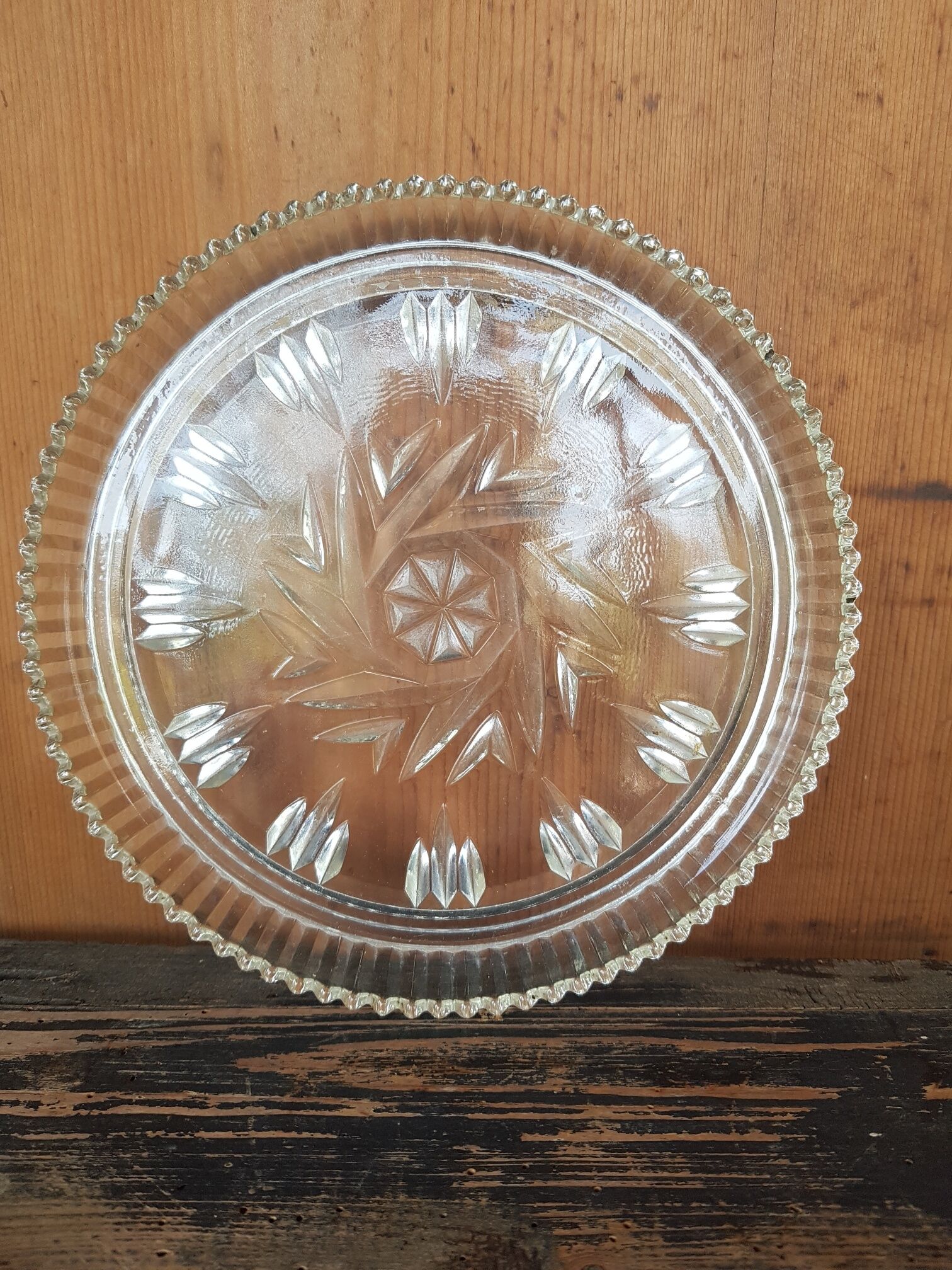 Round plate plate chiseled glass