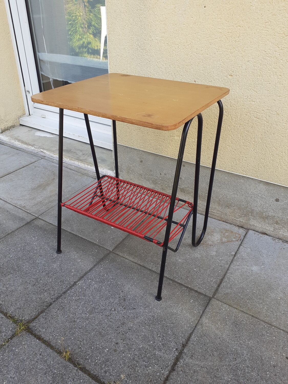Side table scoubidou