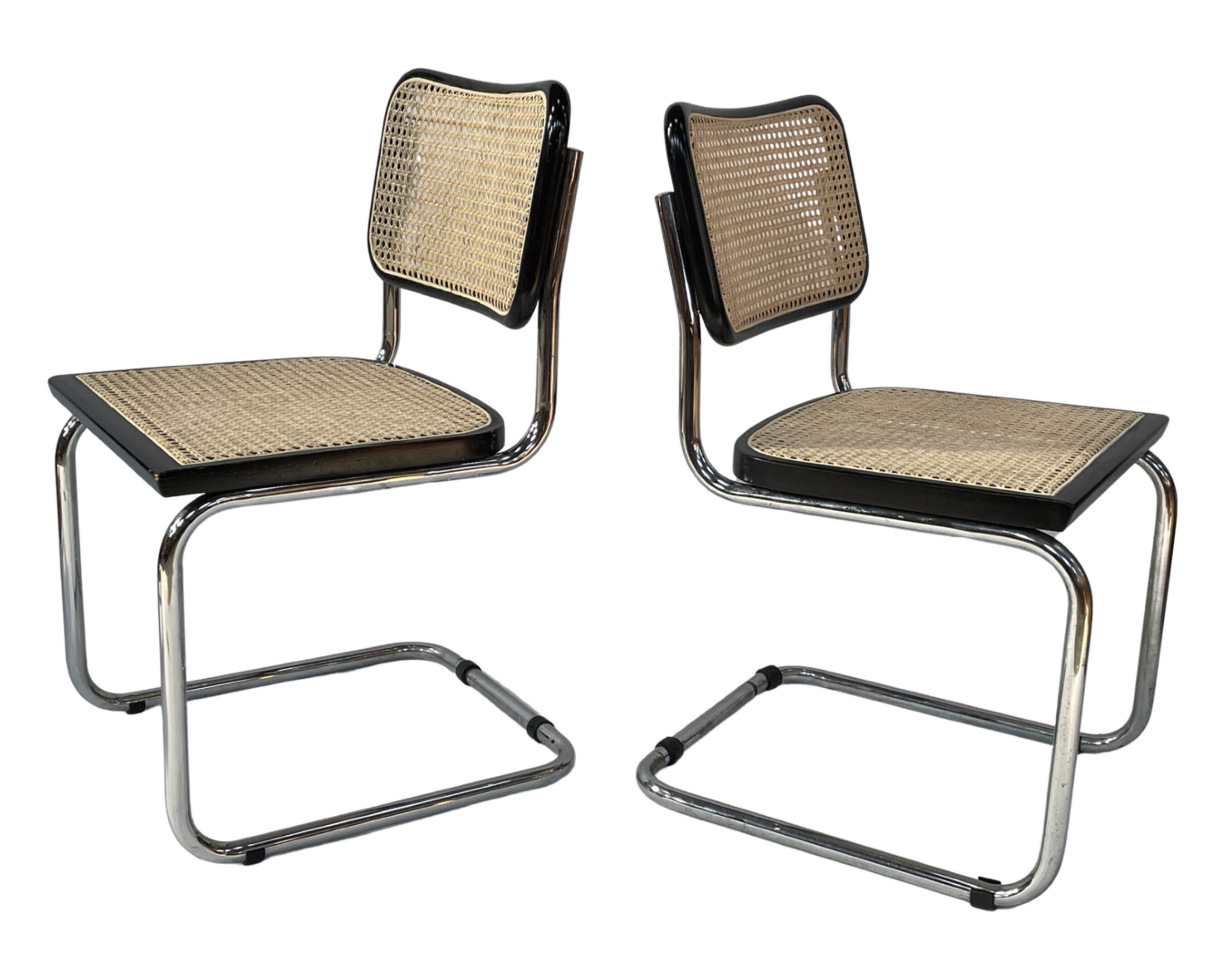 Ensemble de 4 chaises vintage modèle Cesca B32 en noir et chrome