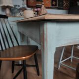 Farm table