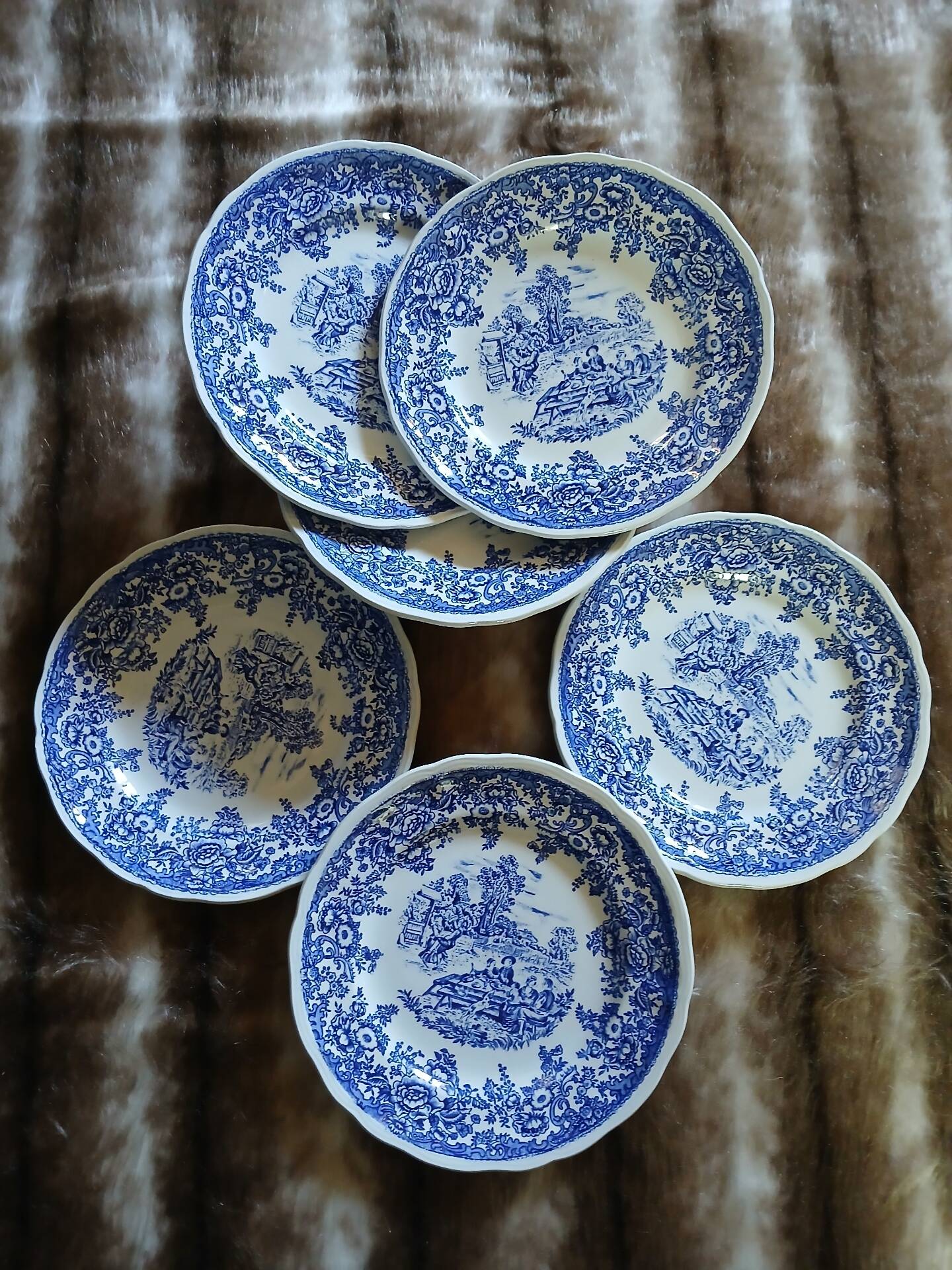 12 assiettes à dessert anciennes Lunéville KG