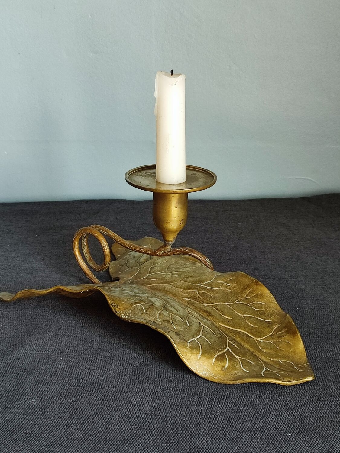 Antique bronze ivy leaf candle holder