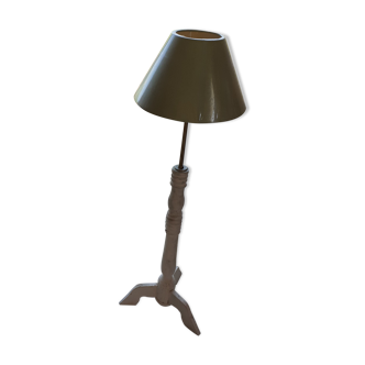 Floor lamp painted in wood and metal.