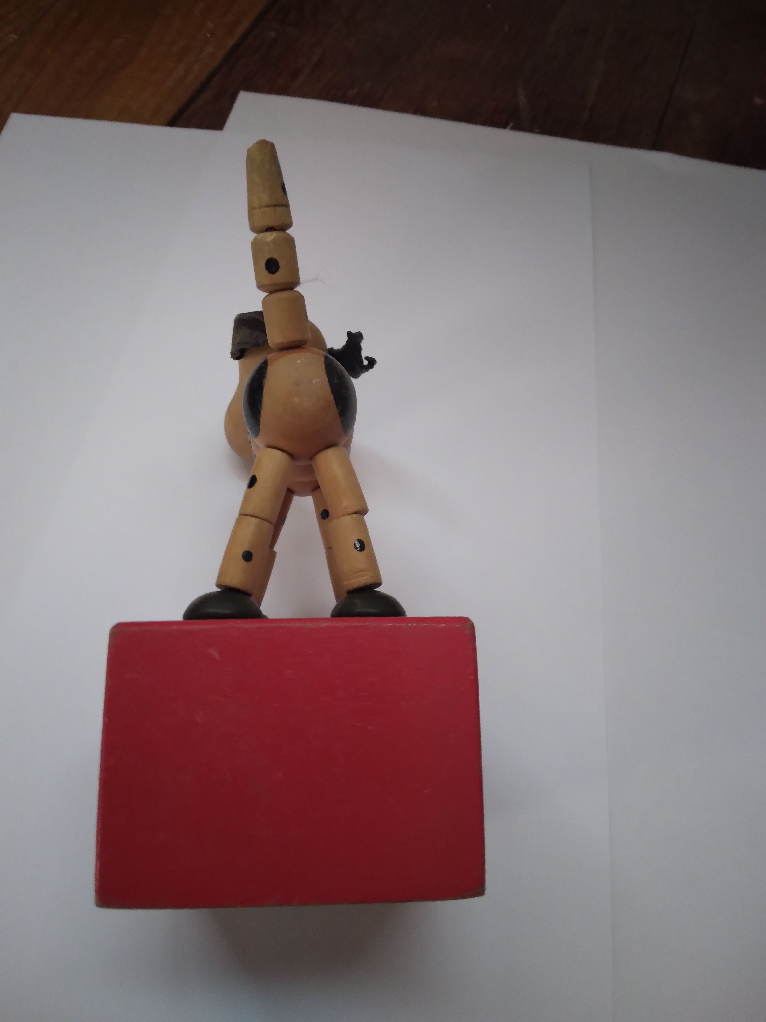 Chien Wakouwa en bois