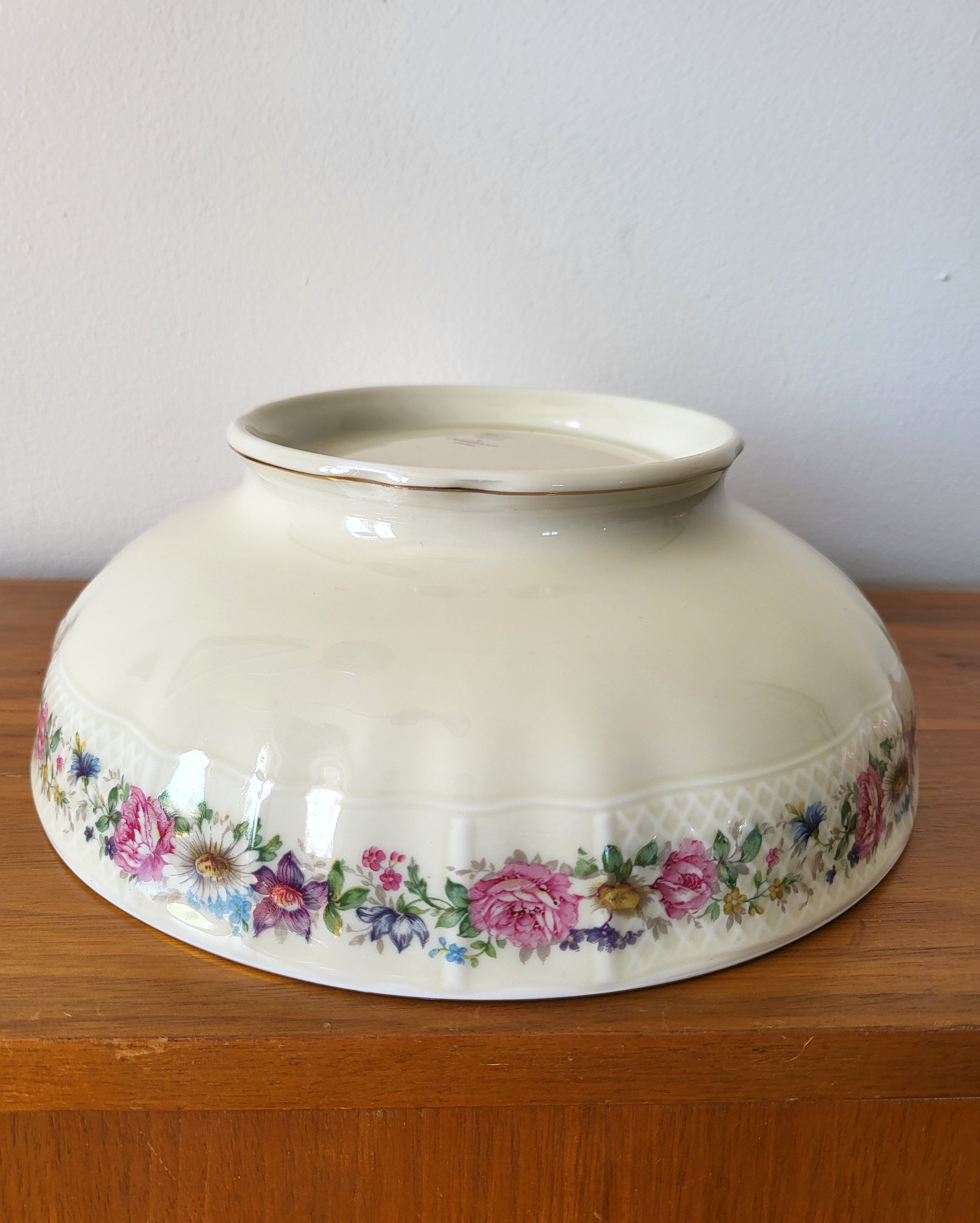 Limoges Bernardaud. Round Salad Plate in porcelain.