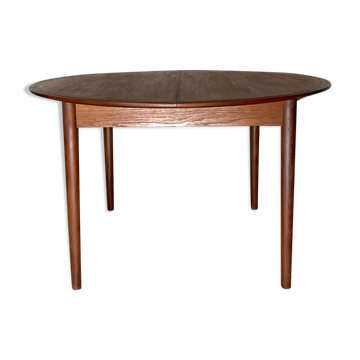 Danish round extending dining table in teak 1960s