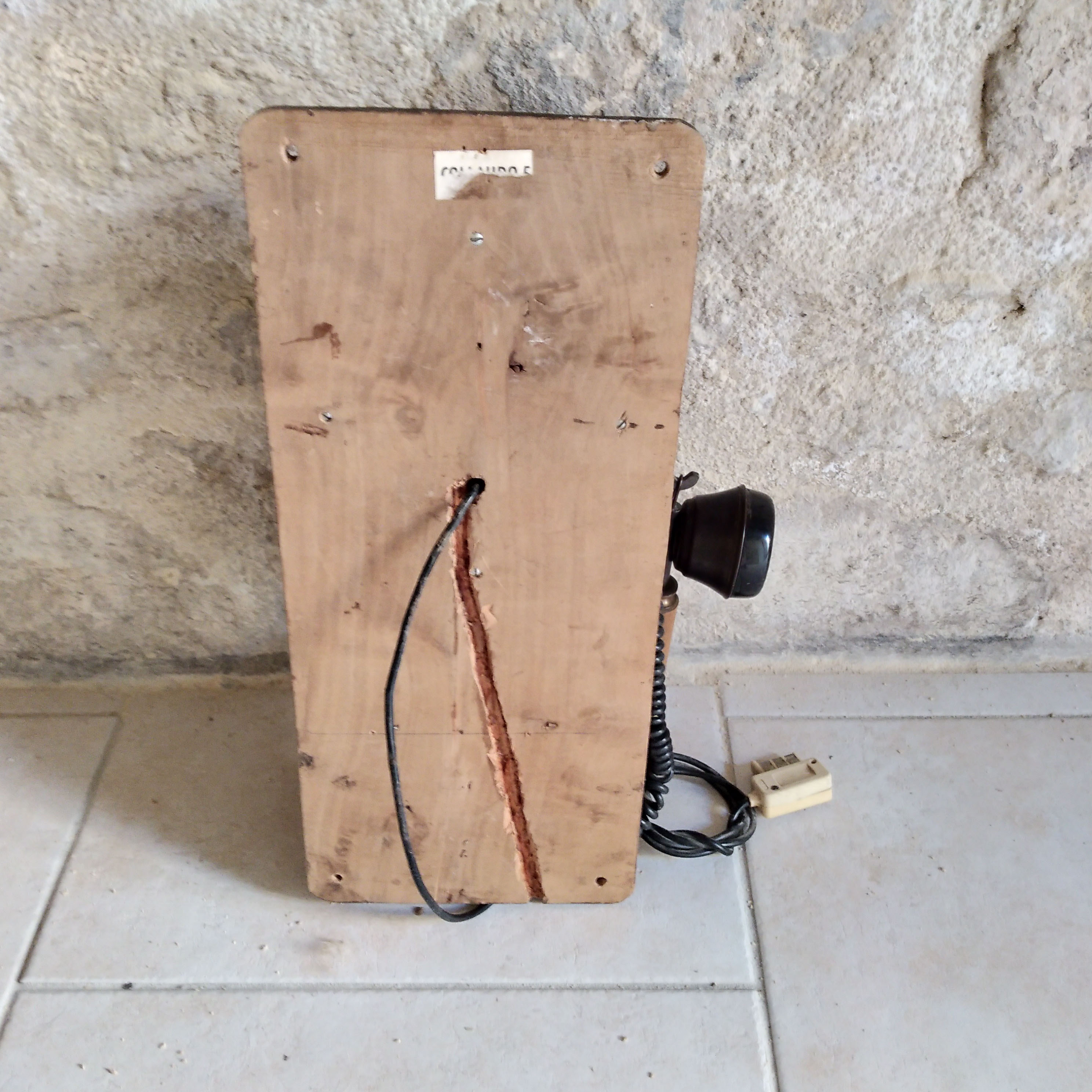 Téléphone vintage bois