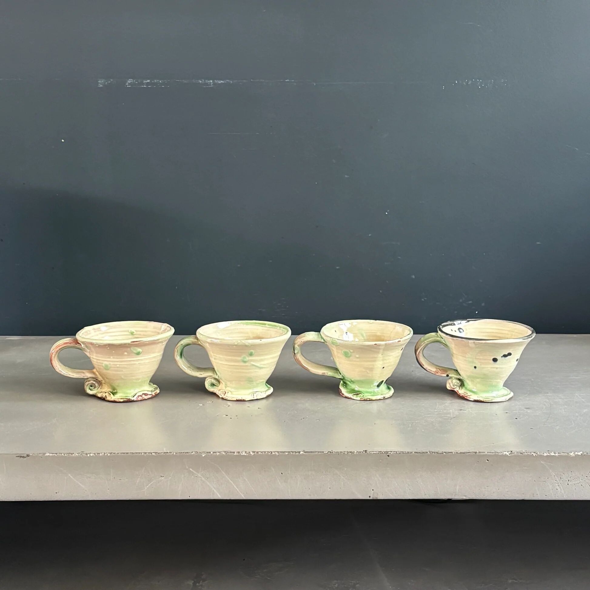 4 tasses en céramique artisanale - Ref 1361