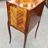 Chevet sauteuse en marqueterie et cuir, XIXe siècle