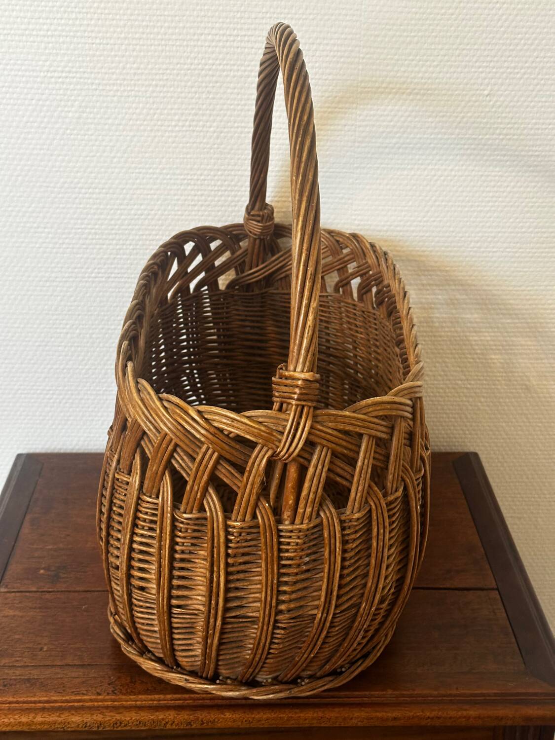 Vintage 1950s wicker basket