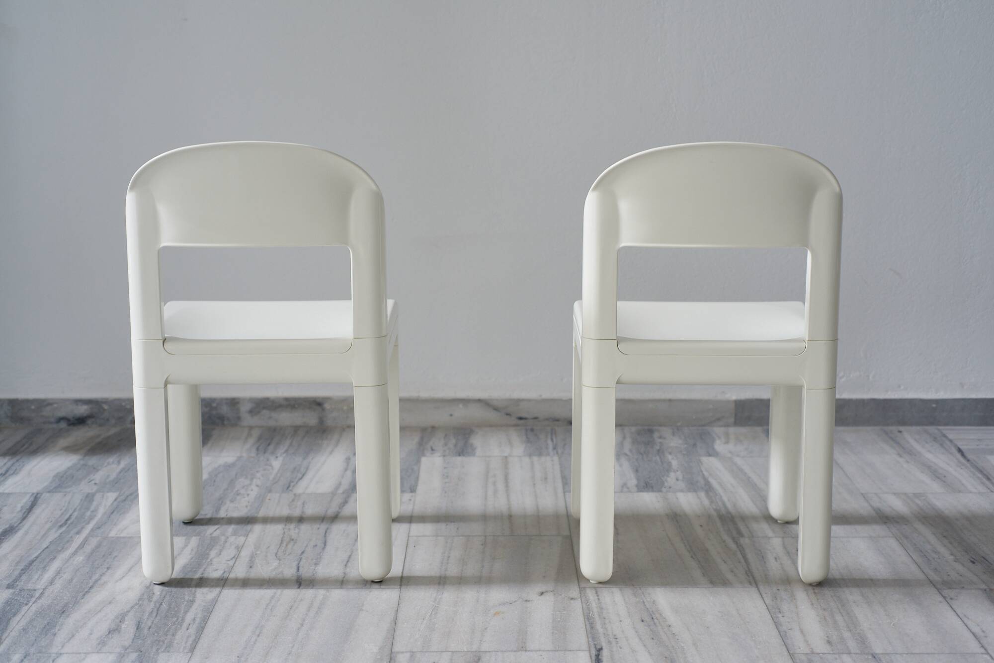 Space Age ‘Joint’ chairs designed by Luigi Massoni and Dino Pelizza for Guzzini