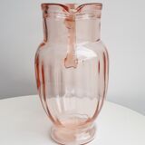 Pichet en verre rose