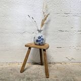 Tripod cowherd stool