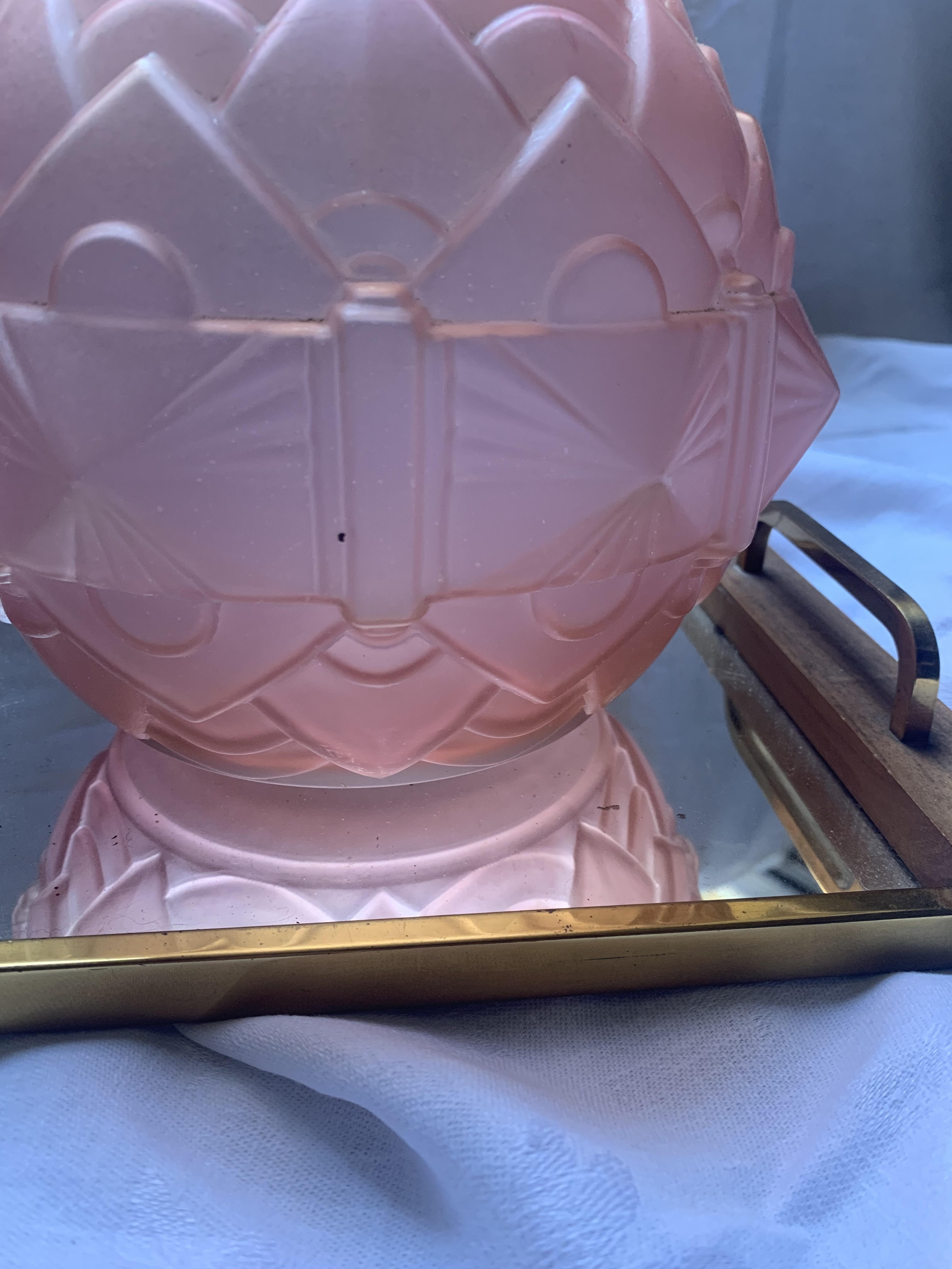 Artdéco ball vase in pink glass