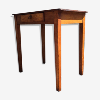 Table en bois vintage