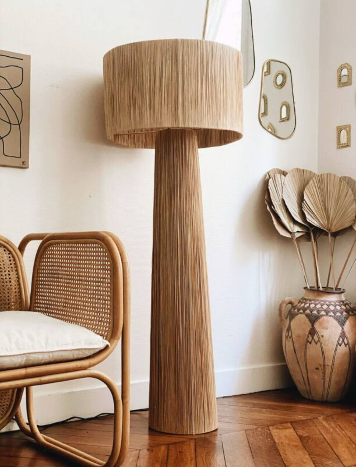 Lampadaire en raphia naturel