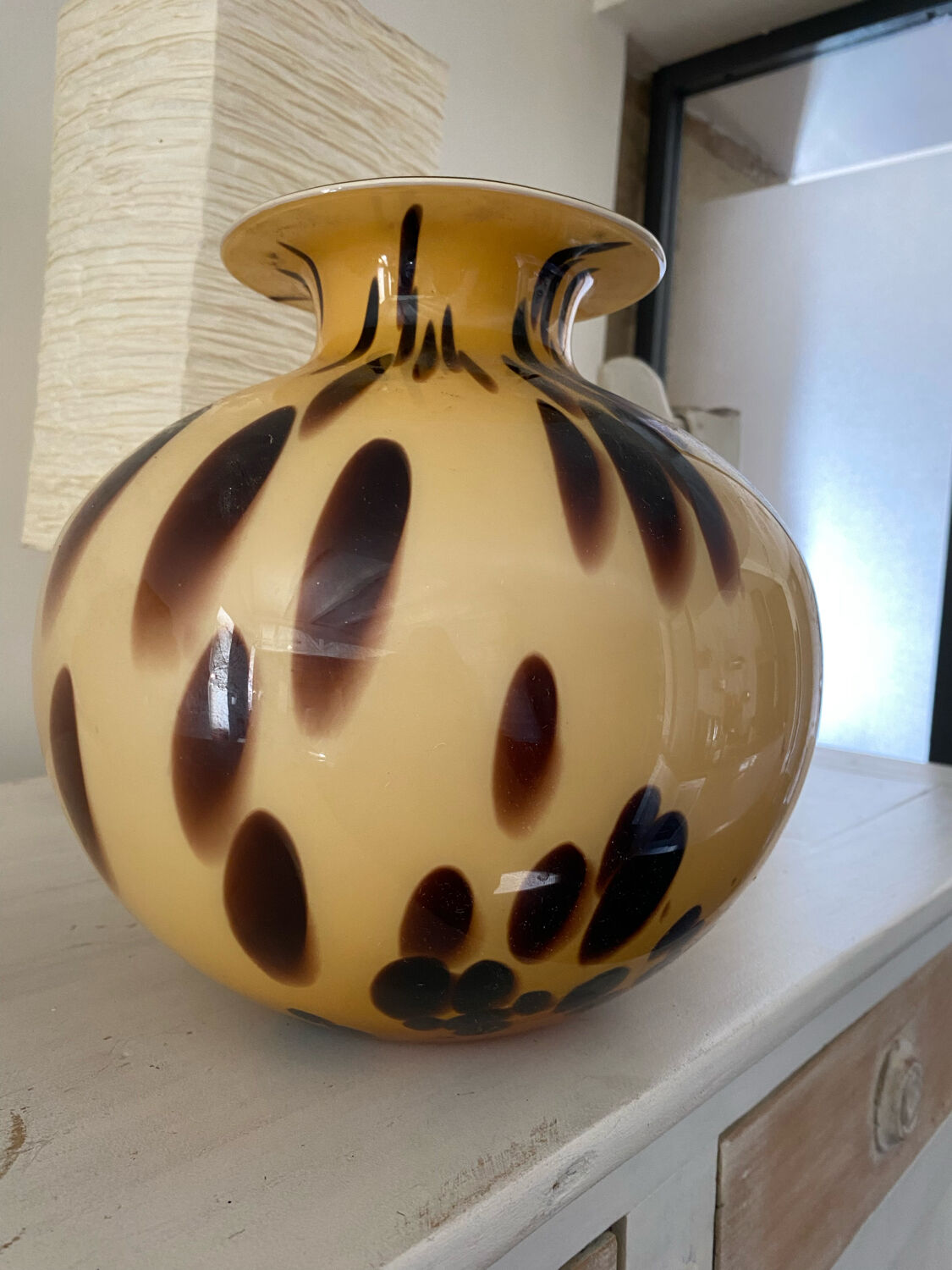 Vase verre d'art de style écaille de tortue jaune doré pate de verre 1970