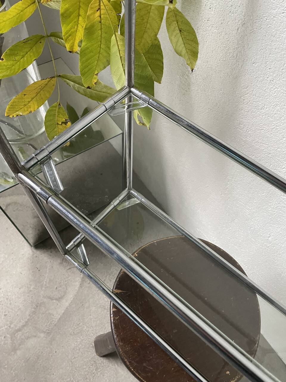 Abstracta Poul Cadovious wall shelf