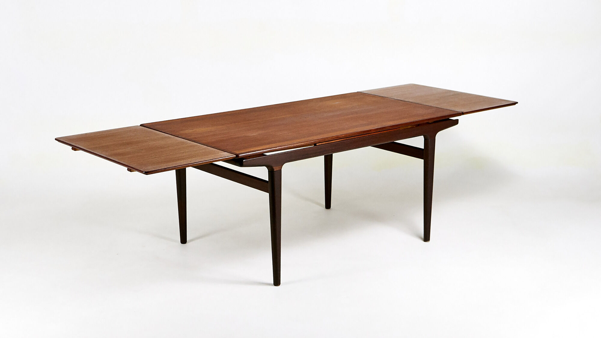 Teak dining table, Johannes Andersen for Uldum Møbelfabrik, 1960