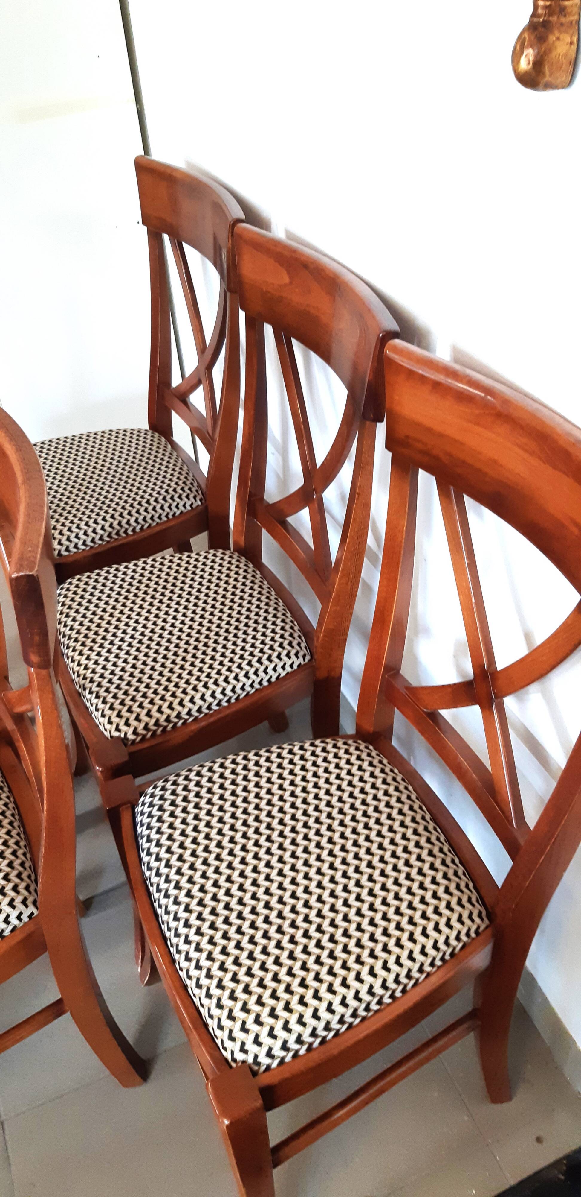 set of 6 recent Restoration style chairs in solid stained beech in excellent condition