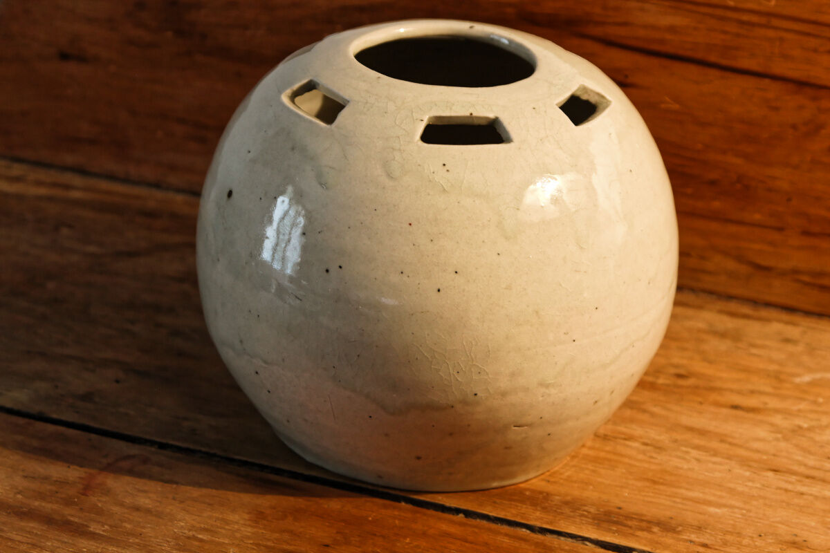 Openwork ball vase, Betzy Augeron