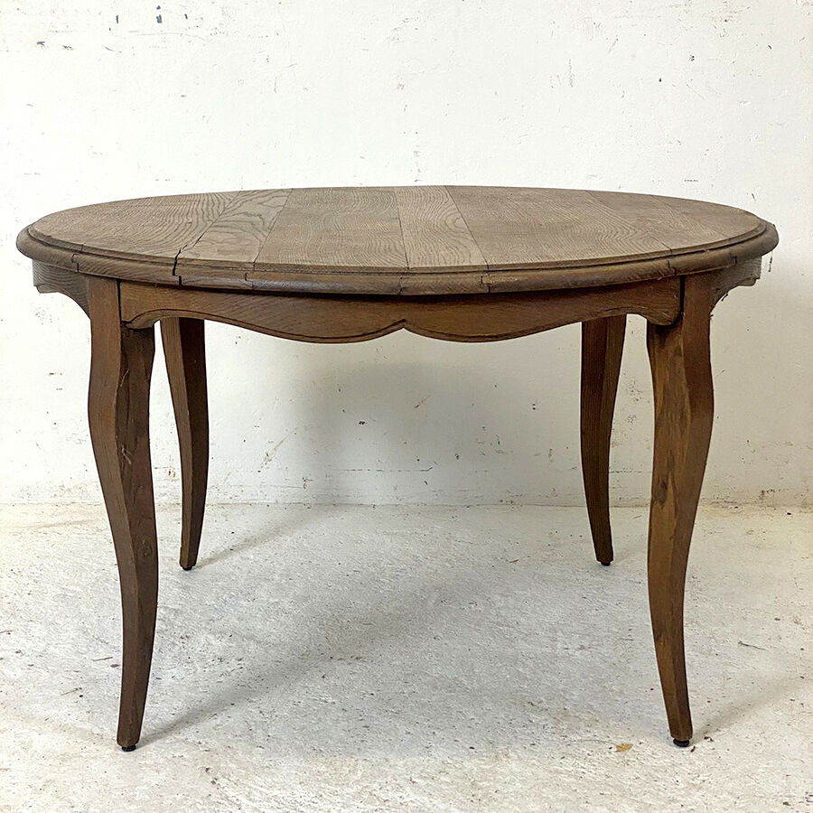 Round coffee table