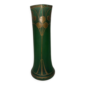 Vase vert modèle fontainebleau