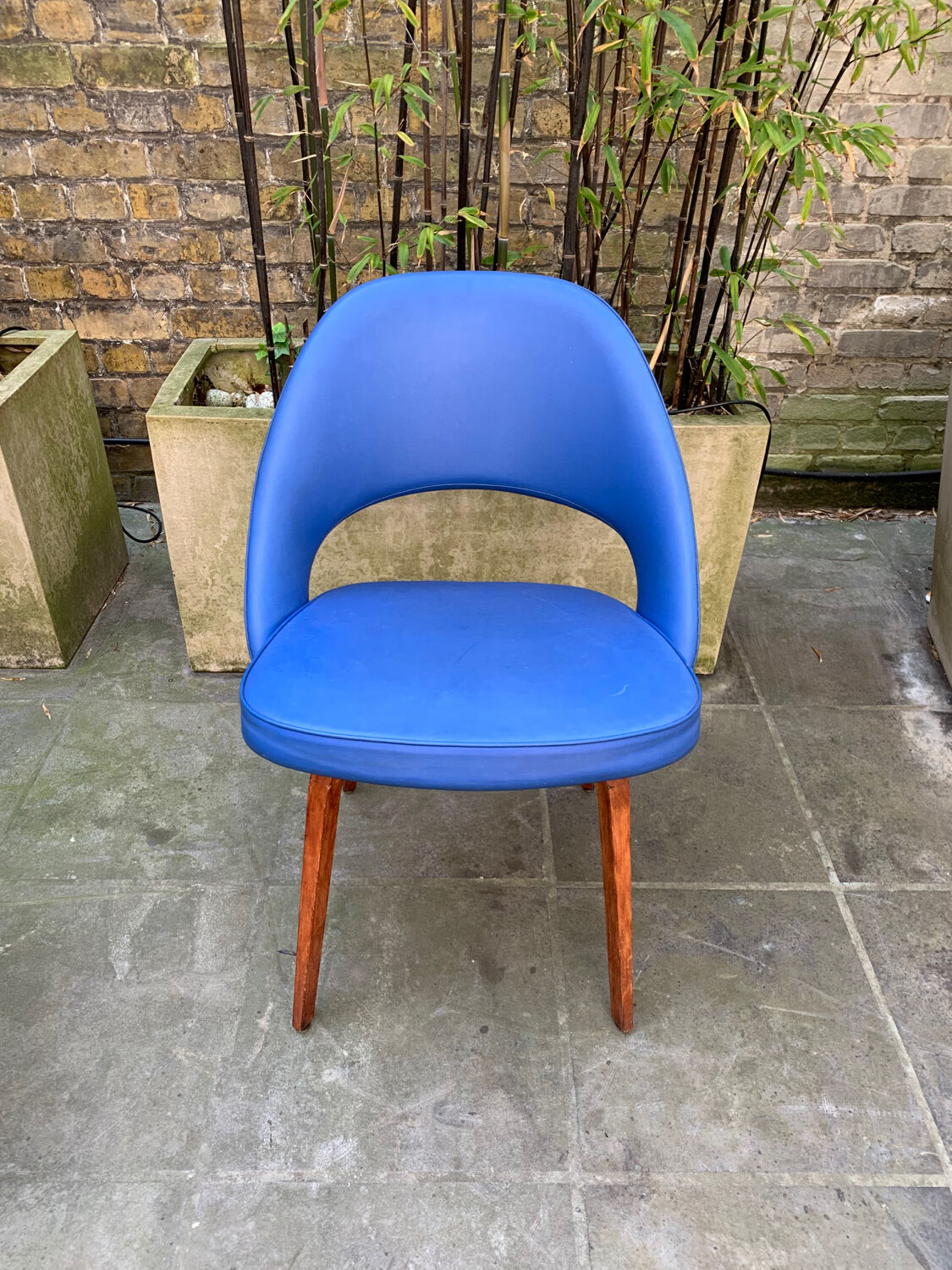 Pair of conference chairs by Eero Saarinen, Knoll