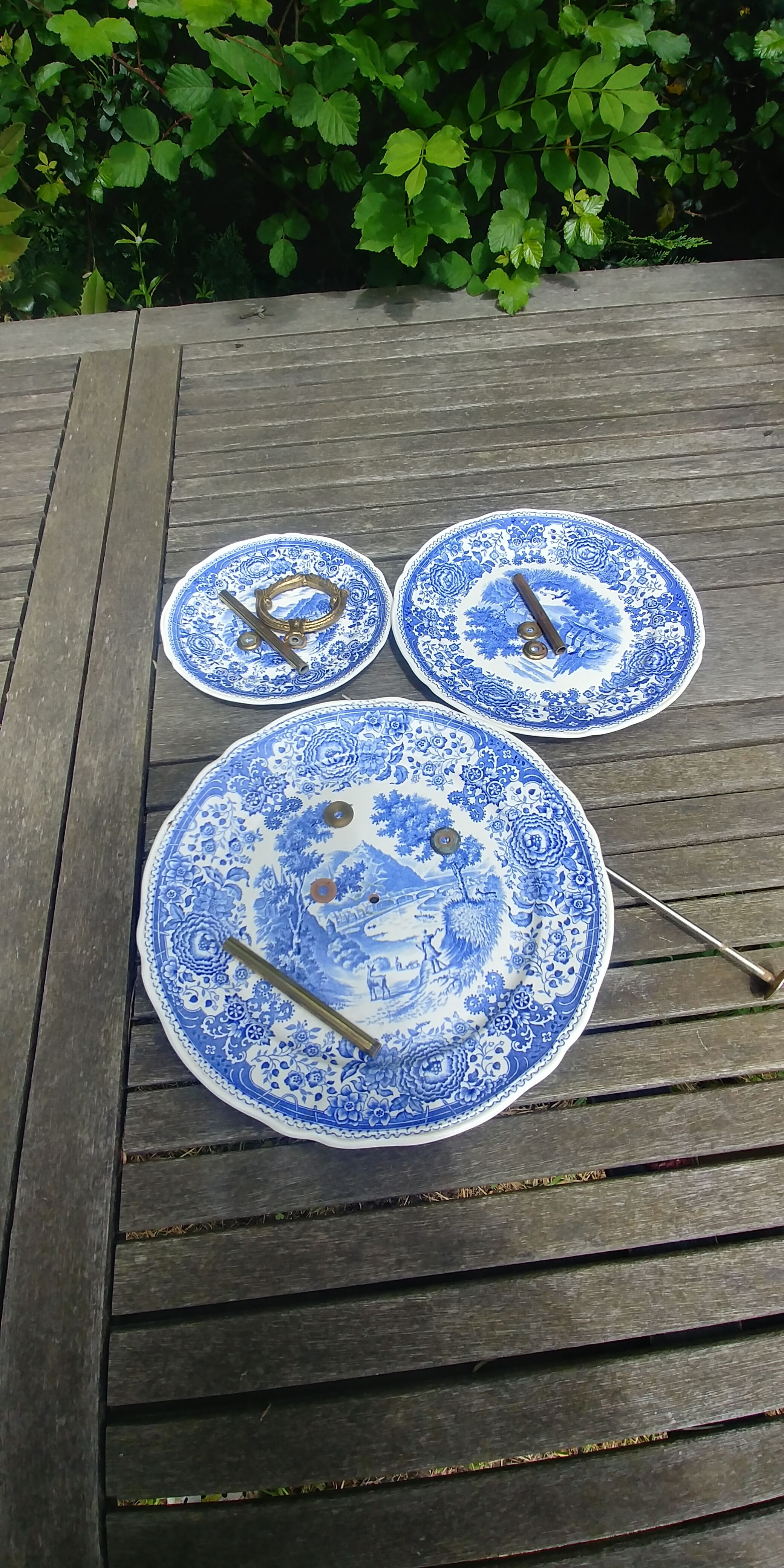 Servant dish with 3 floors in porcelain from Villeroy & Boch model Burgenland blue