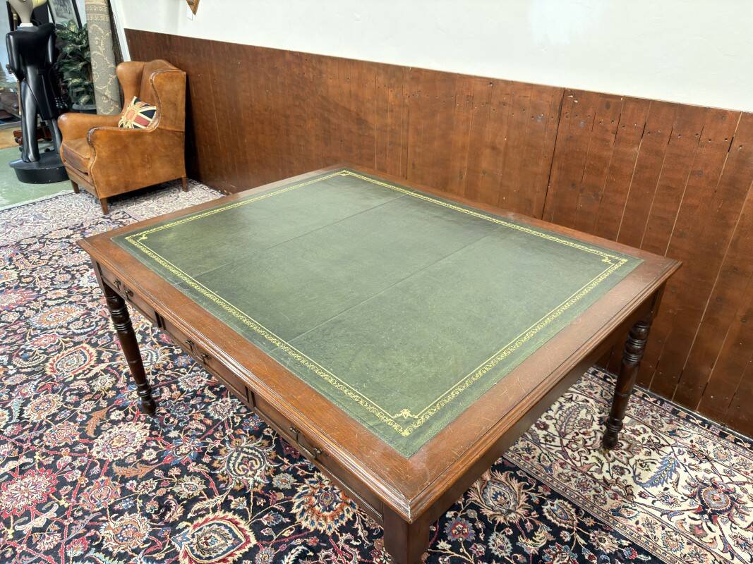 Bureau Chesterfield anglais ancien Partnerdesk