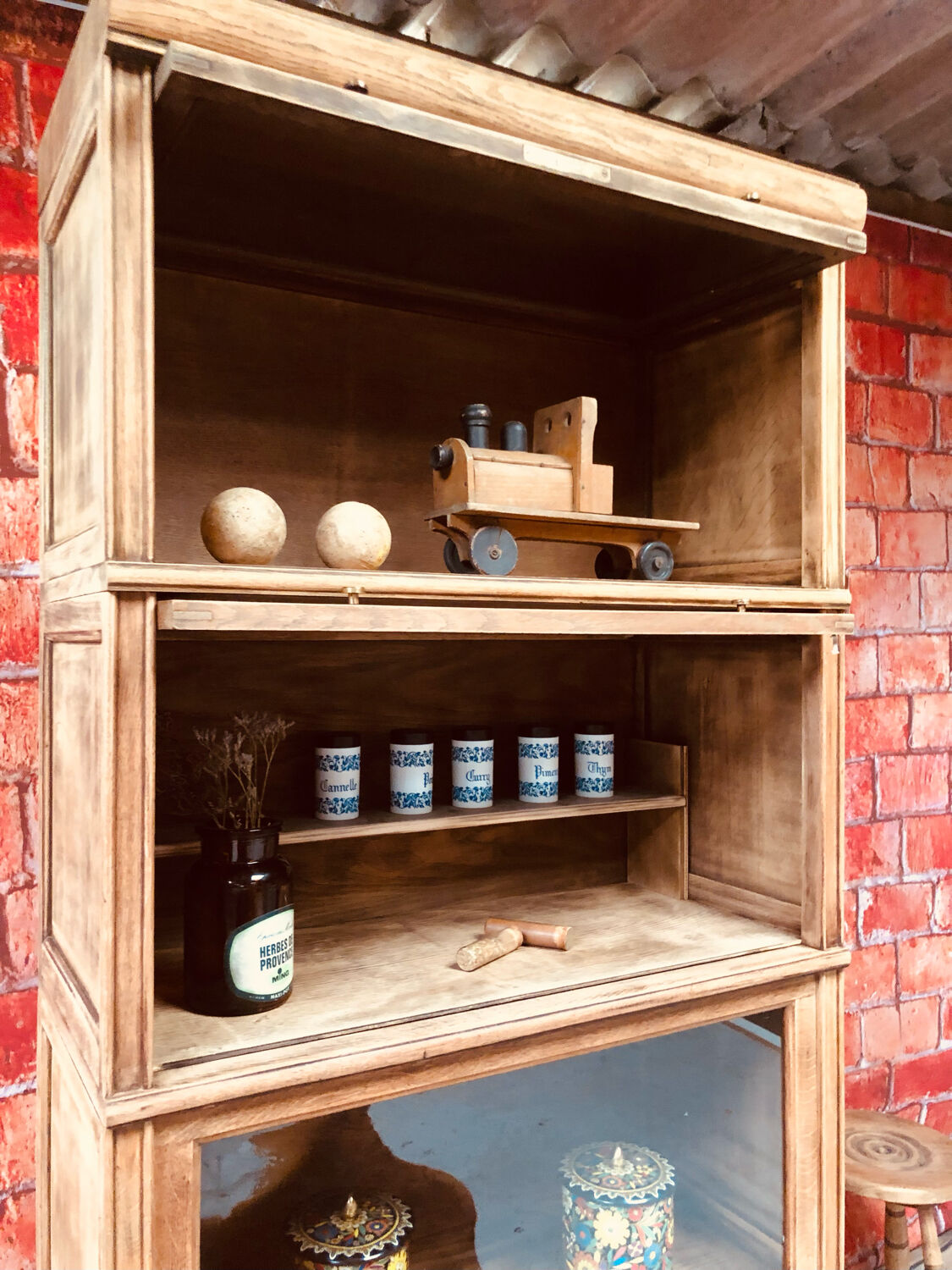 MD oak dresser furniture