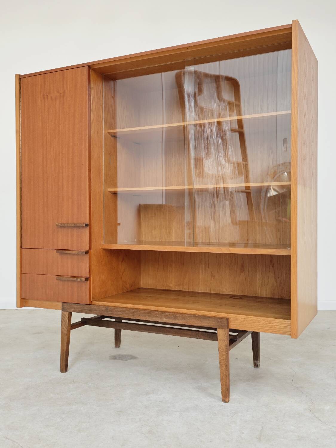 High Buffet Dresser Frantisek Mezulanik for Up Zavody 1960