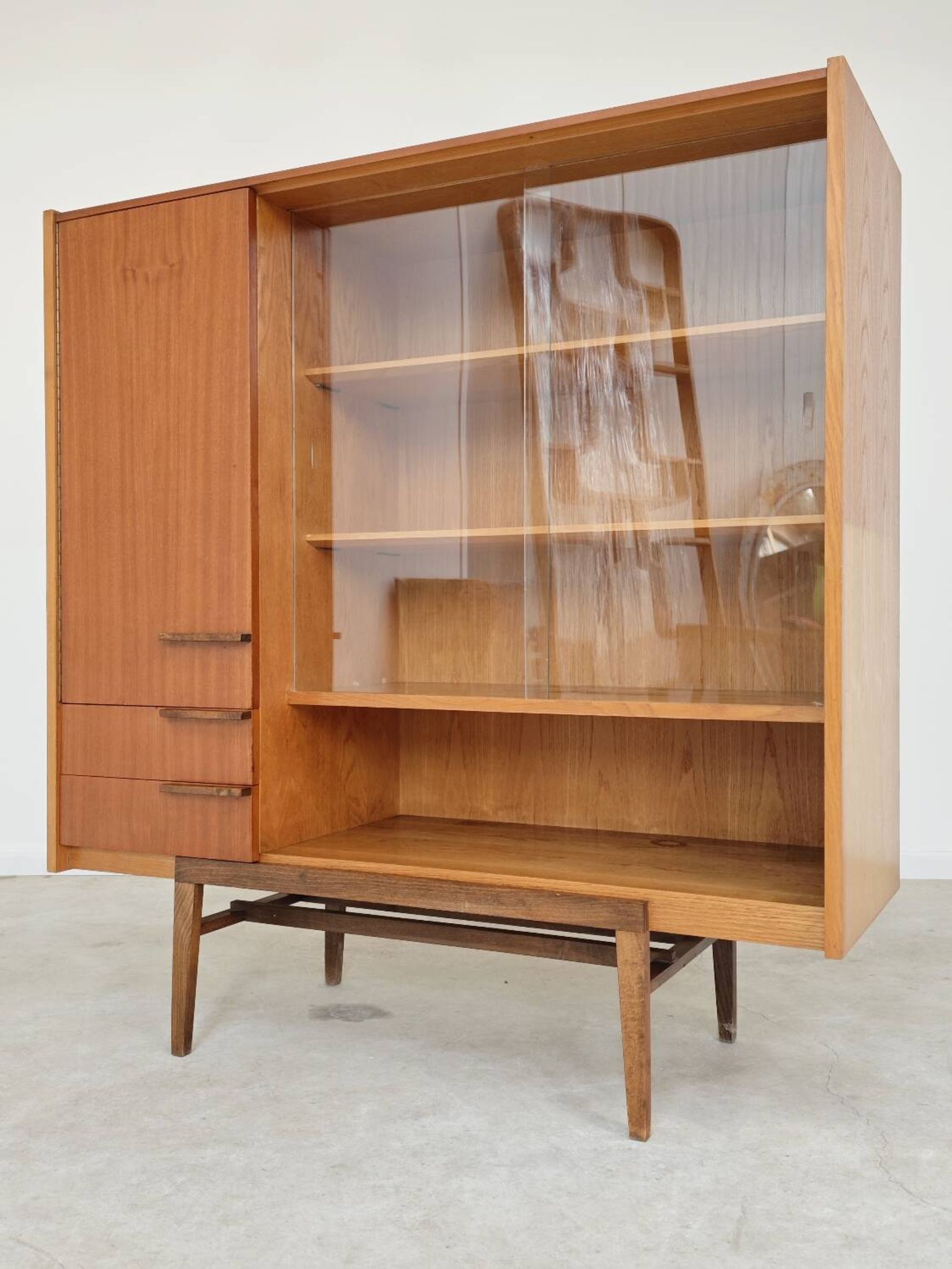 High Buffet Dresser Frantisek Mezulanik for Up Zavody 1960