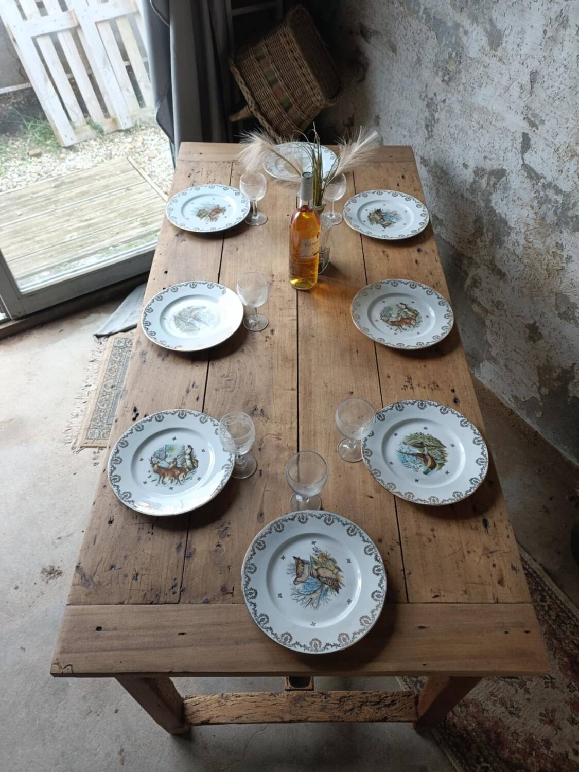 Farm table