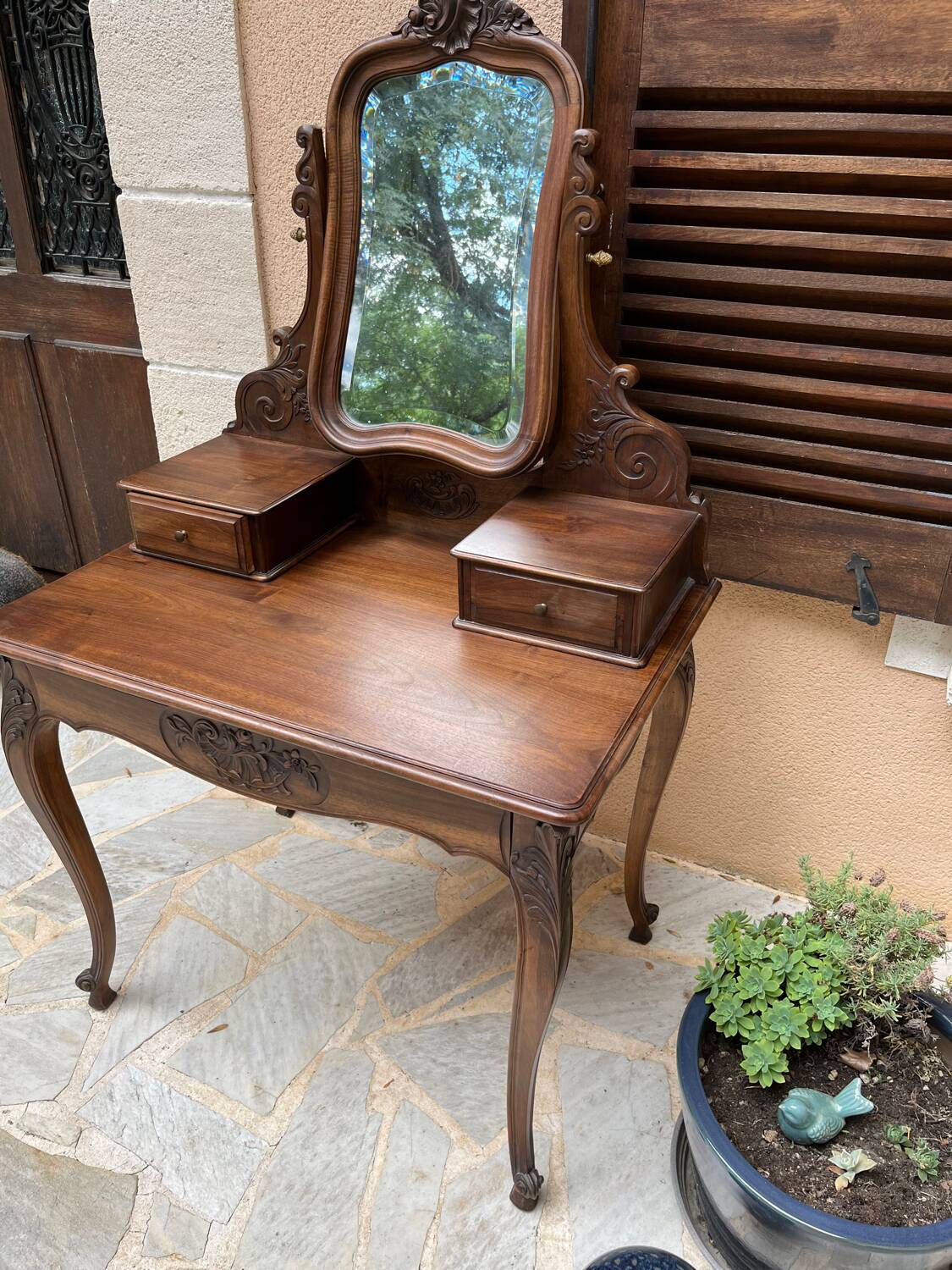 Antique solid wood dressing table