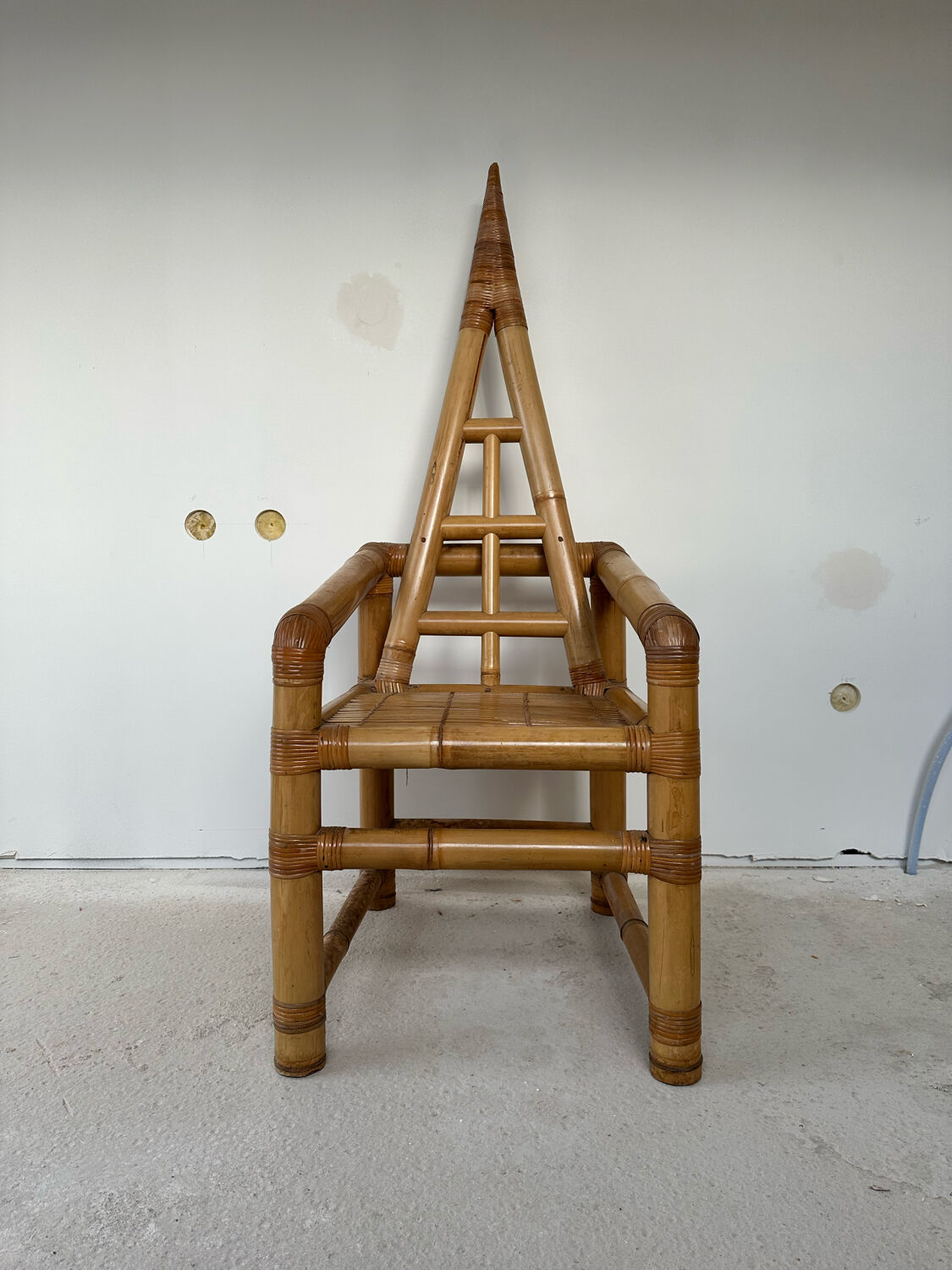Fauteuil trône en bambou des années 70