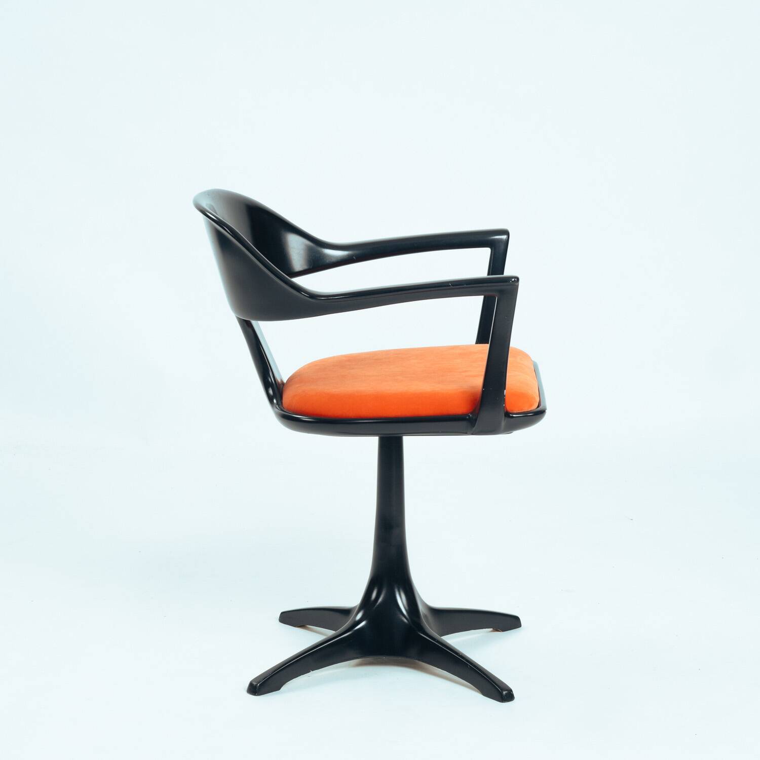 Chaises de salle à manger Konrad Schaefer de style futuriste pour Emu, années 1960